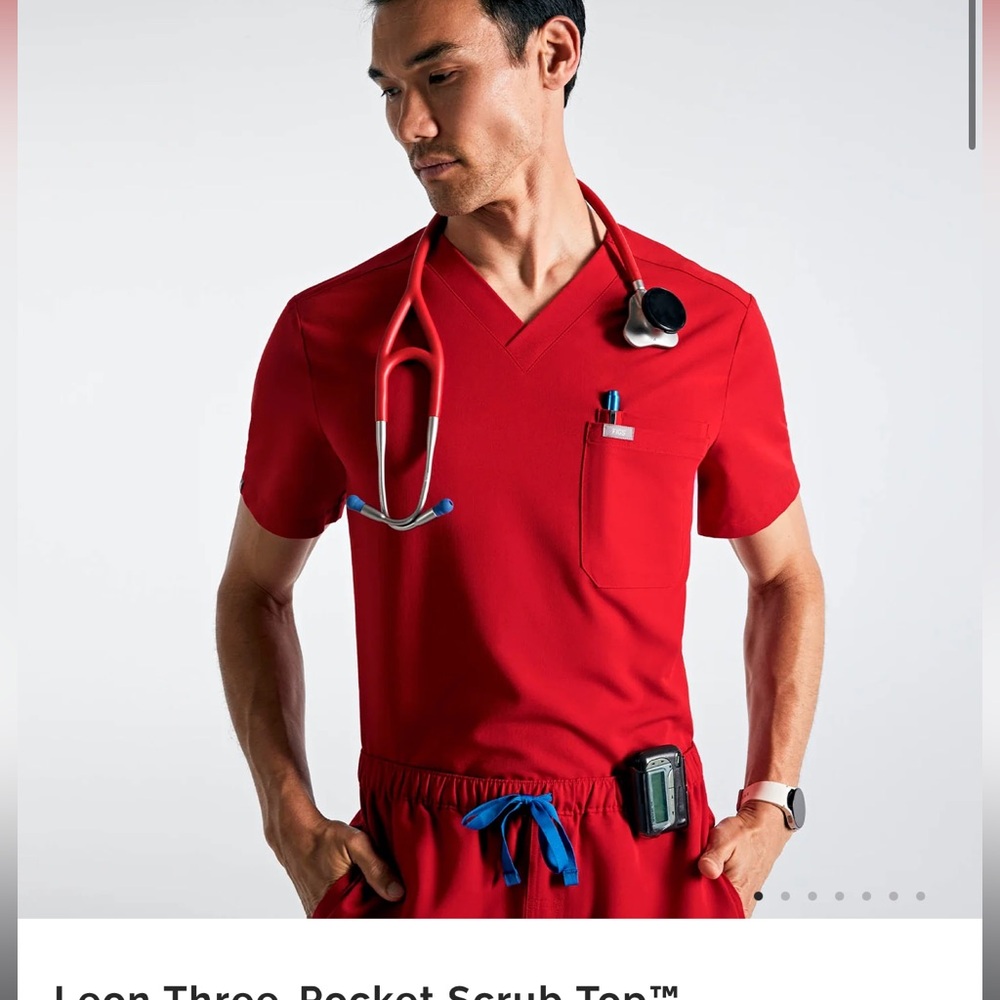 NWT Men’s Figs Leon Three Pocket Scrub top